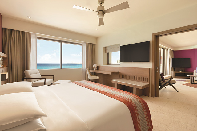 Hyatt-Ziva-Cancun-Club-Ocean-Front-Corner-Suite-Bedroom
