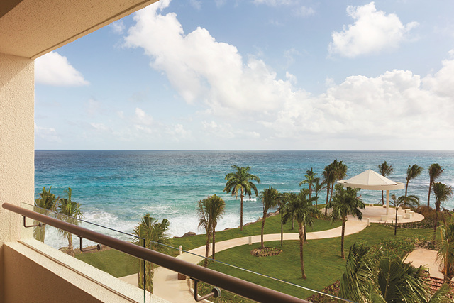 Hyatt-Ziva-Cancun-Club-Ocean-Front-King-View