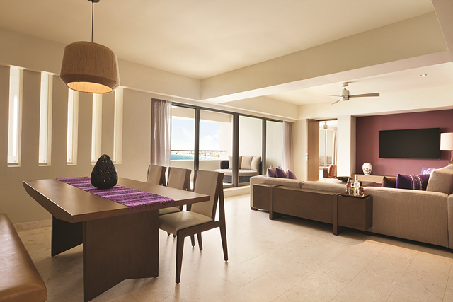 Hyatt-Ziva-Cancun-Club-Ocean-Front-Master-Suite-Dining-Area